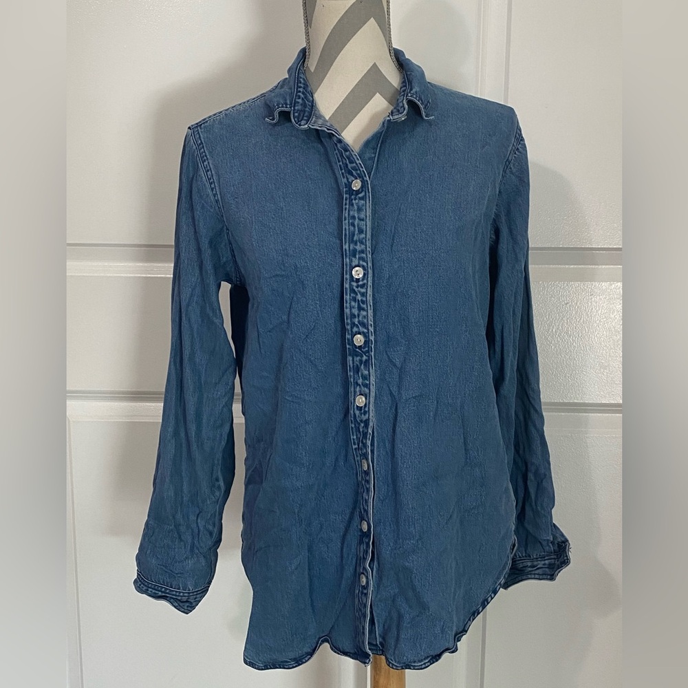 Abercrombie & Fitch Medium Boyfriend Denim Shirt